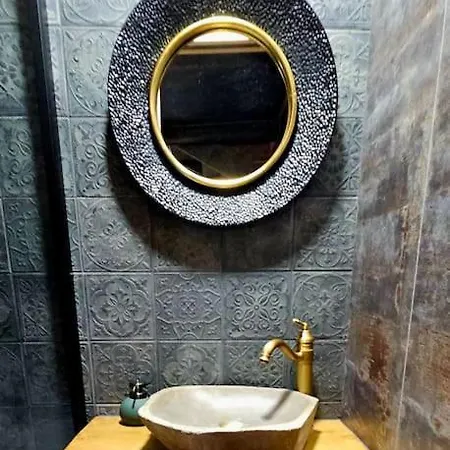 Villa Le Petit Nid, Suite Romantique Avec Spa Xxl Et Cinema Prive Glos-sur-Lisieux