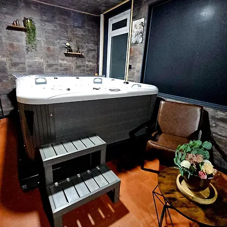 Suite Romantique, Spa 5 Places, Cinema, Karaoke Et Terrasse Prives Villa