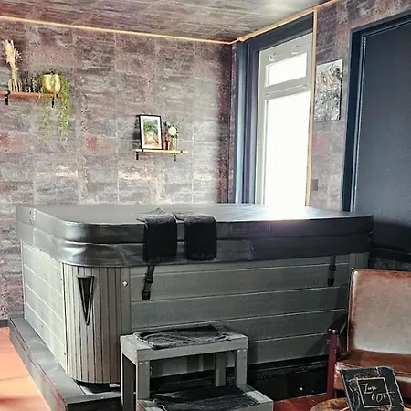 Suite Romantique, Spa 5 Places, Cinema, Karaoke Et Terrasse Prives *